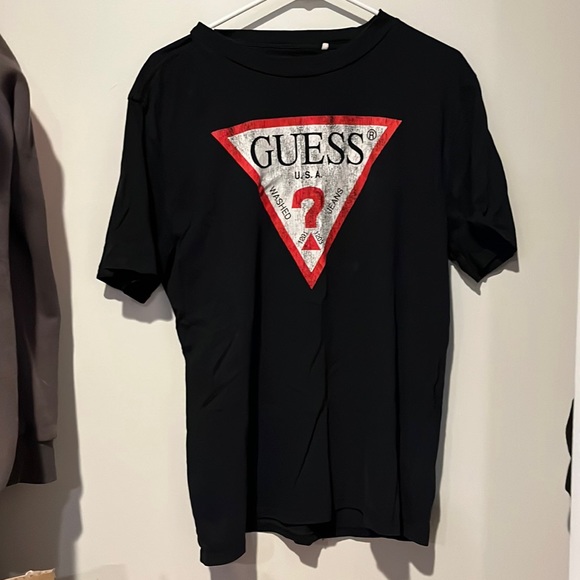 Guess Tee Shirt - Picture 2 of 4